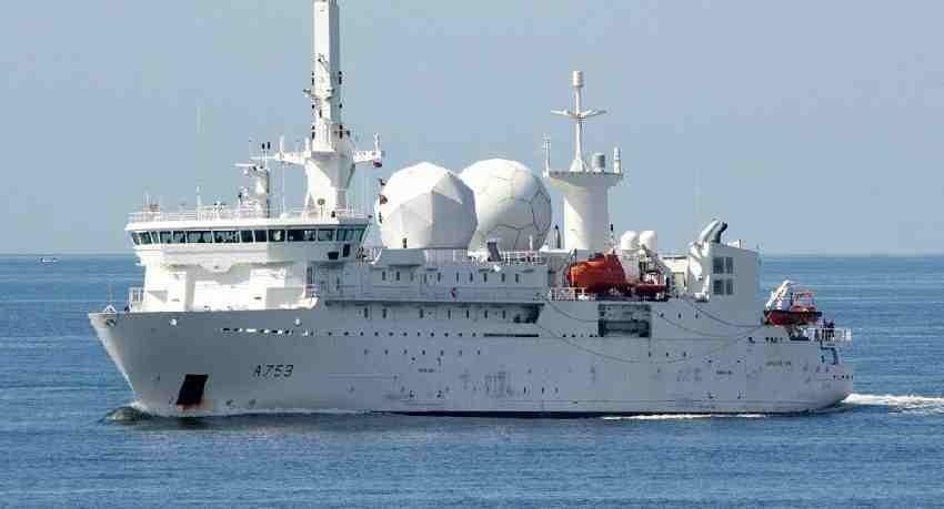 Dupuy de Lôme of the French Navy reaches Colombo